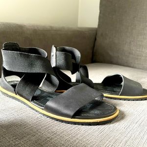 Black size 7.5 Sorel Ella Sandal